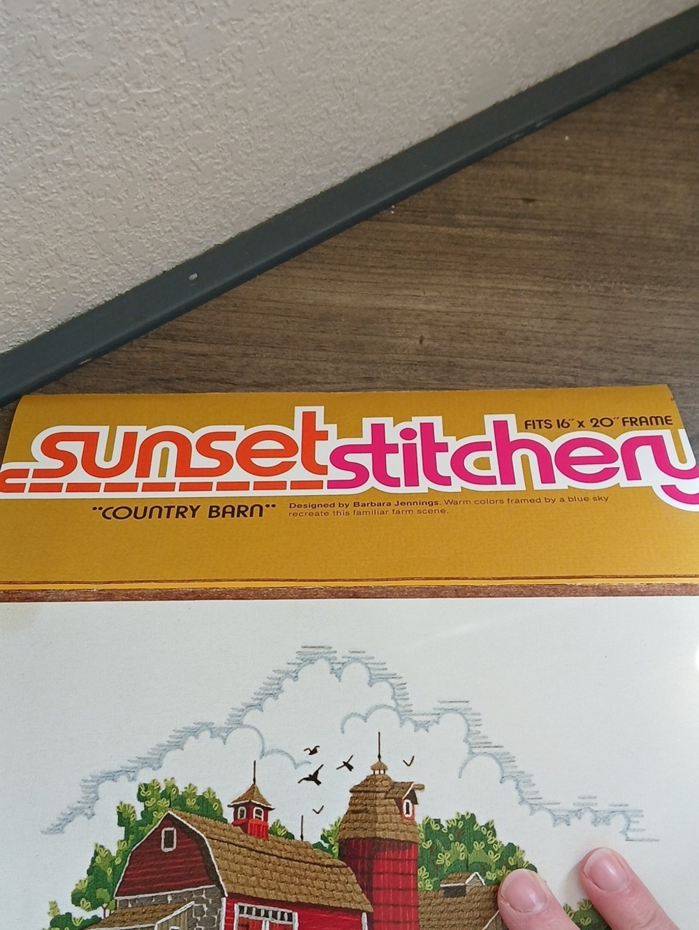 Vintage Sunset Stitchery Country Barn Embroidery Yarn Kit - Picture 2 of 6